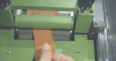 女鞋大底如何上膠？